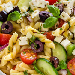 recipe greek salad with-pasta2